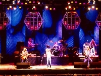 Постер Foreigner - Alive Rockin' Foreigner - Alive Rockin'