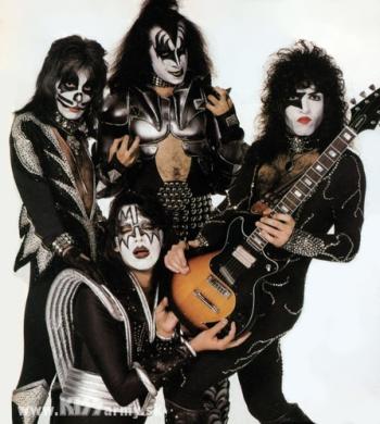Kiss - Клипография